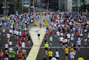 Chicago Marathon races down Columbus Drive