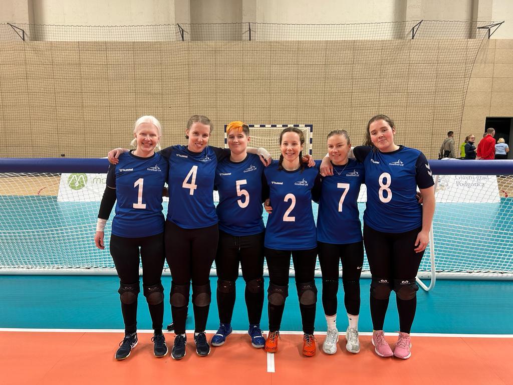 GB Women with Sarah on the Left stand for a team photo at the 2023 IBSA European A Championships